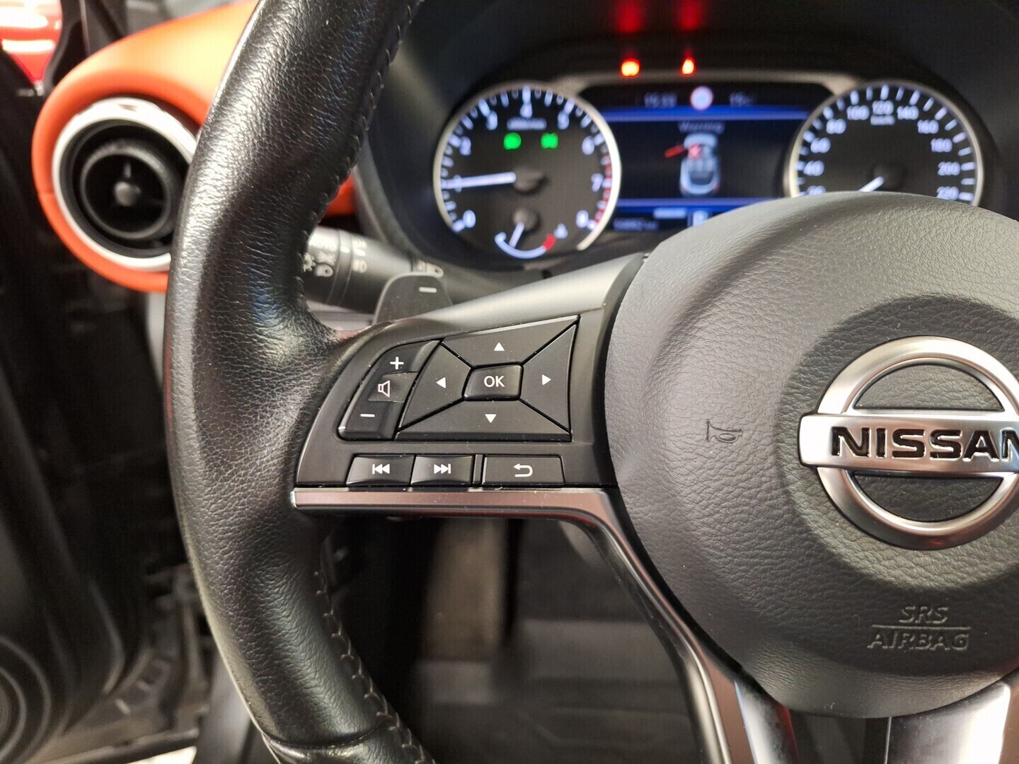 NISSAN Juke 2021