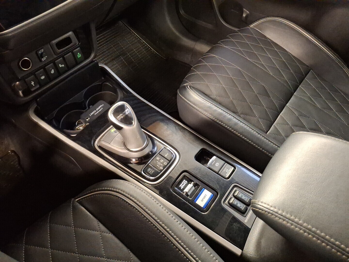 MITSUBISHI Outlander PHEV 2020