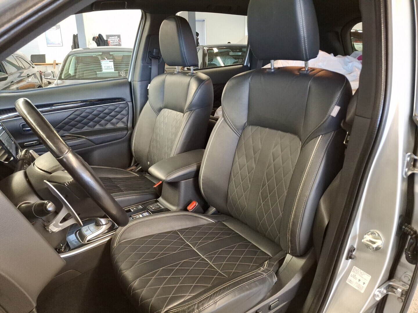 MITSUBISHI Outlander PHEV 2020