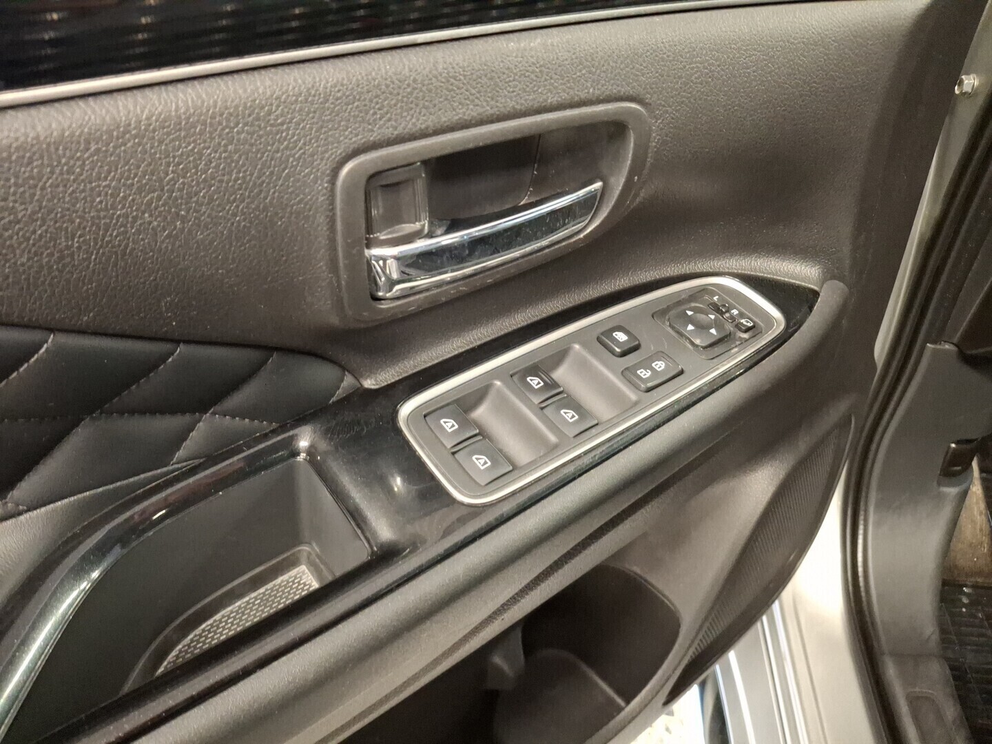 MITSUBISHI Outlander PHEV 2020