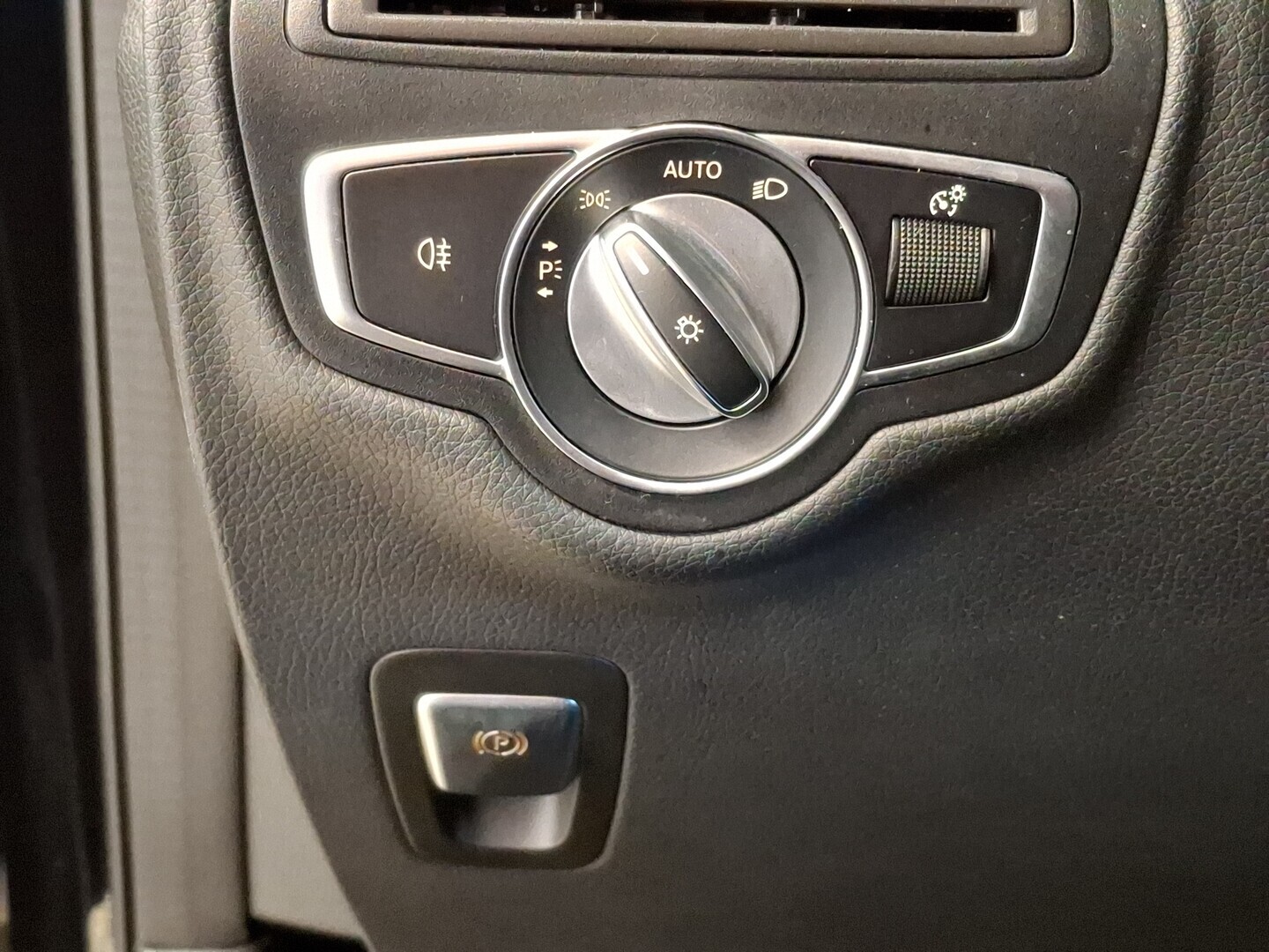 MERCEDES-BENZ GLC 2021