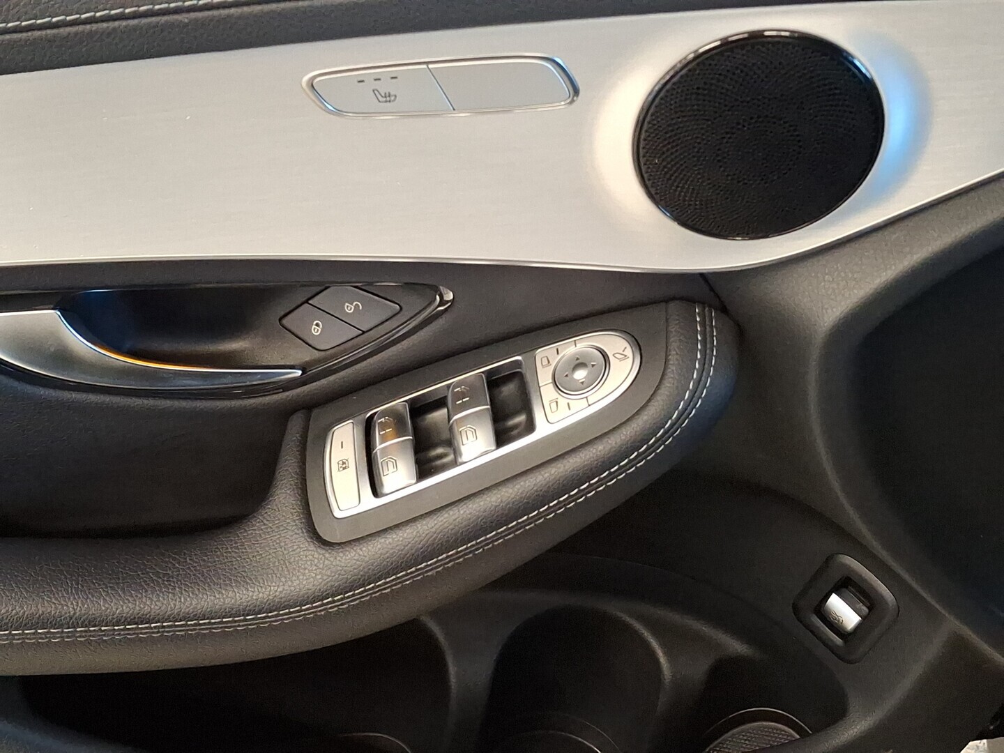 MERCEDES-BENZ GLC 2021