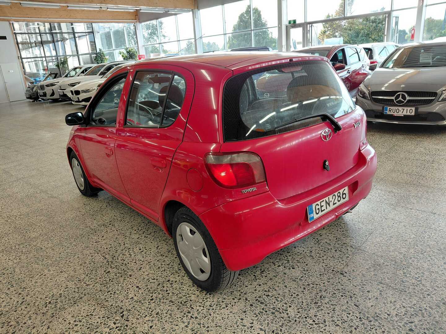 TOYOTA Yaris 2001