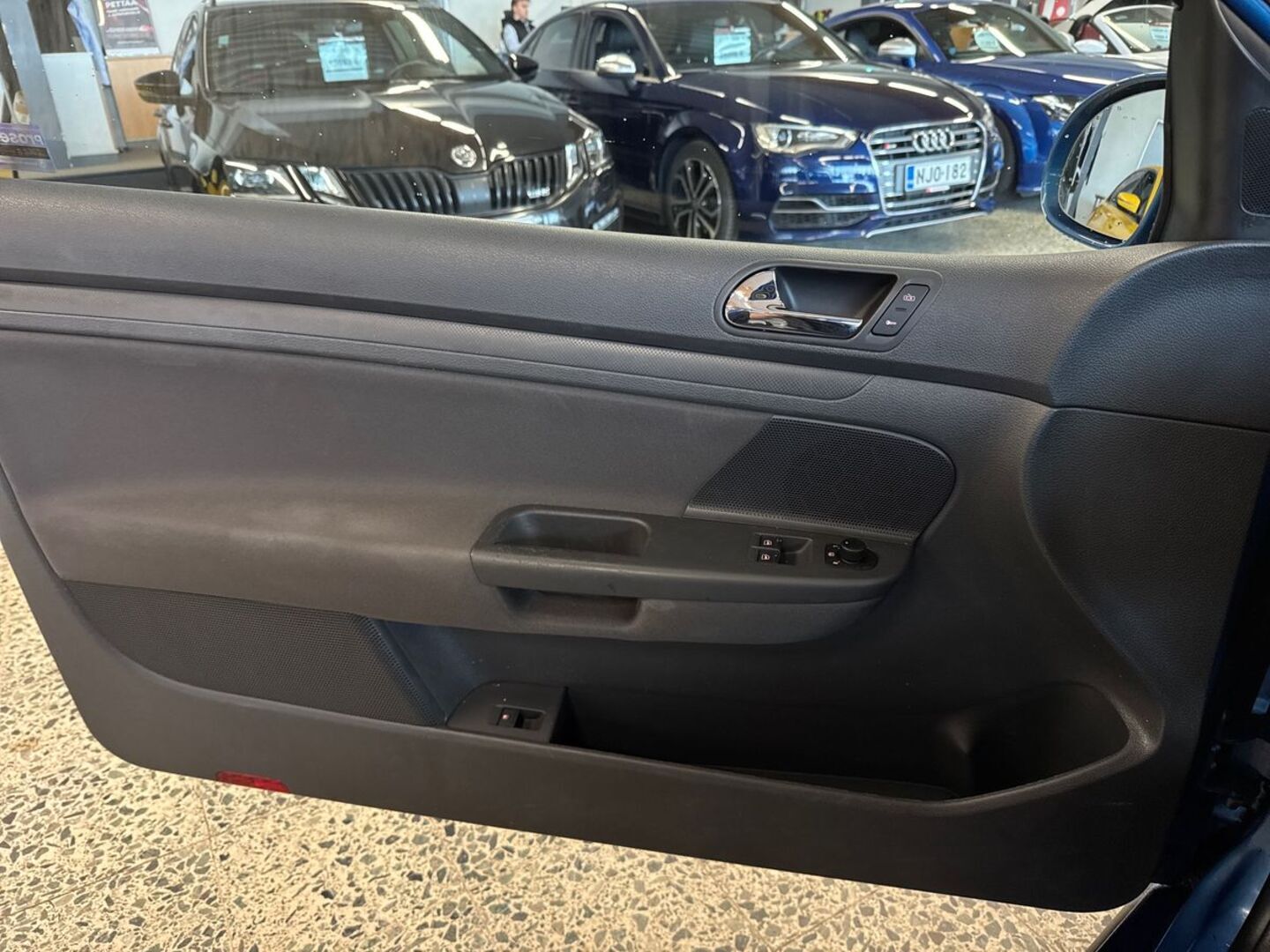 VOLKSWAGEN Golf 2005