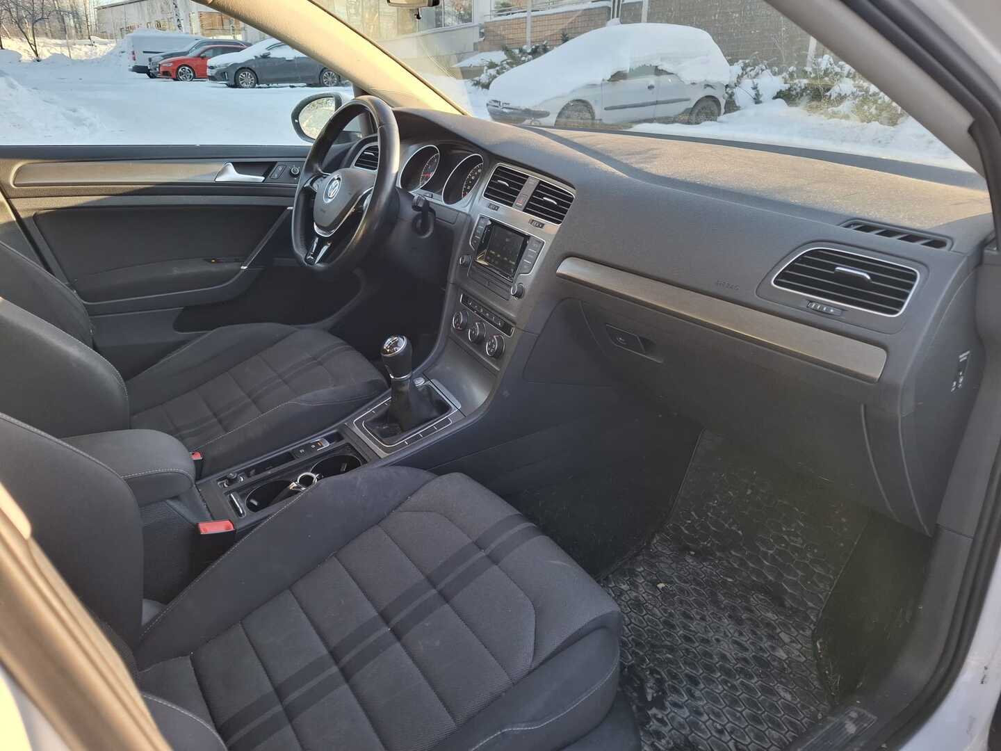 VOLKSWAGEN Golf 2013