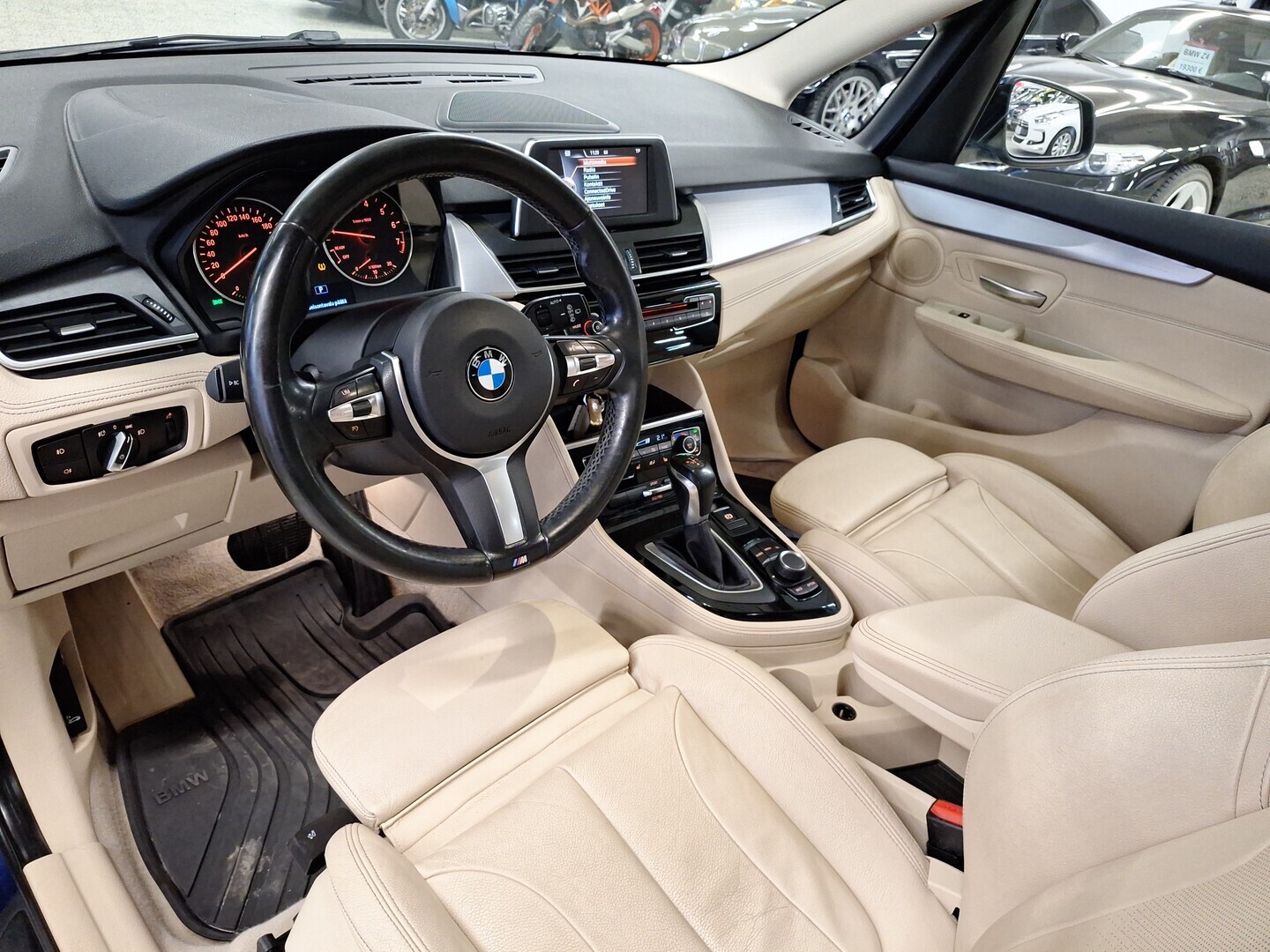 BMW 218 2016