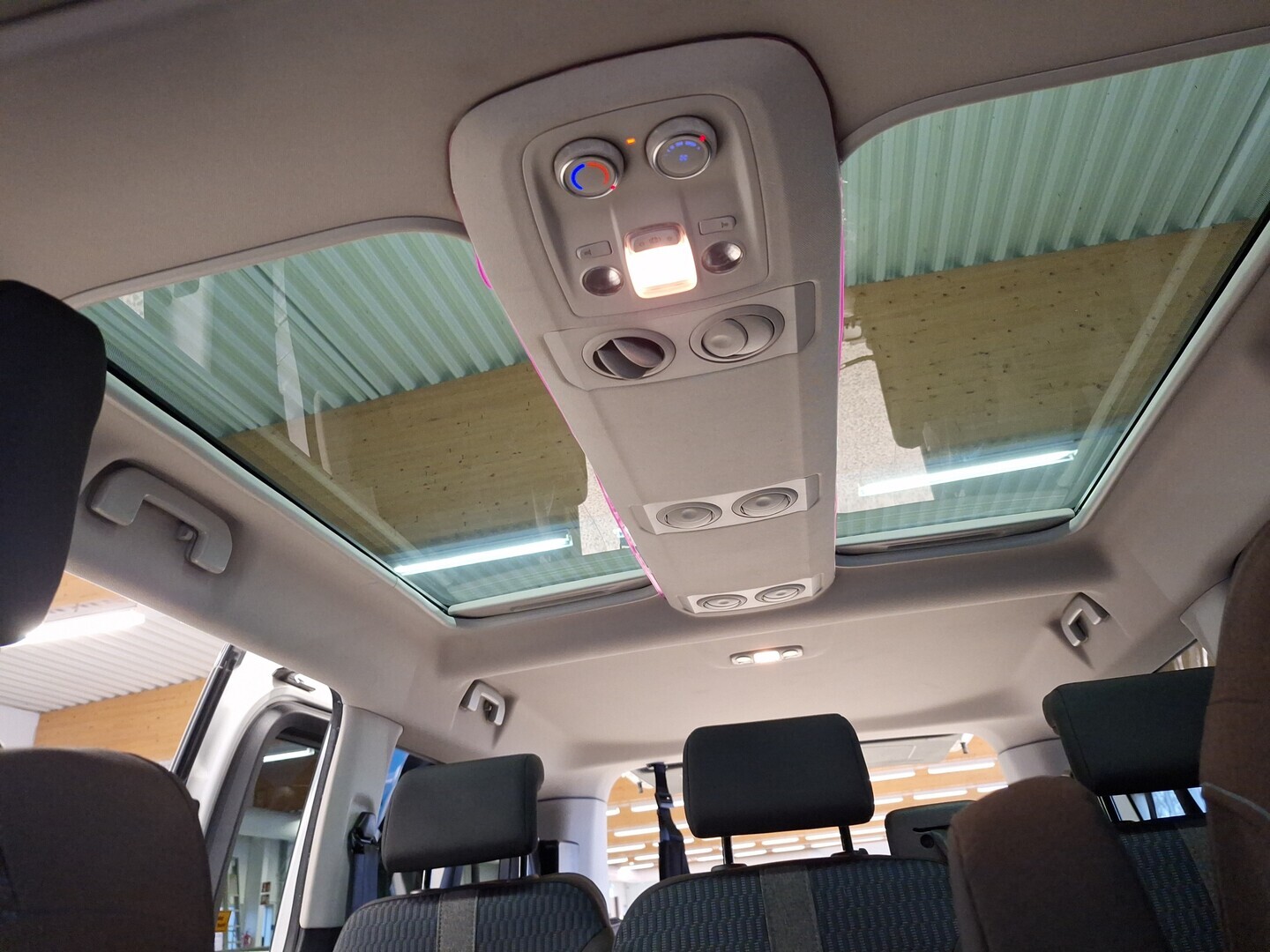 PEUGEOT Traveller 2019