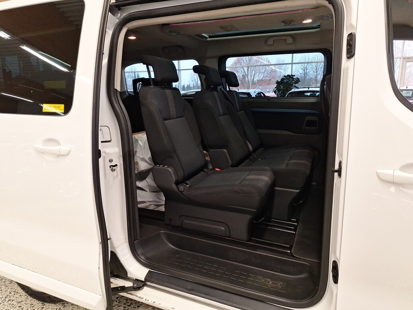 PEUGEOT Traveller 2019