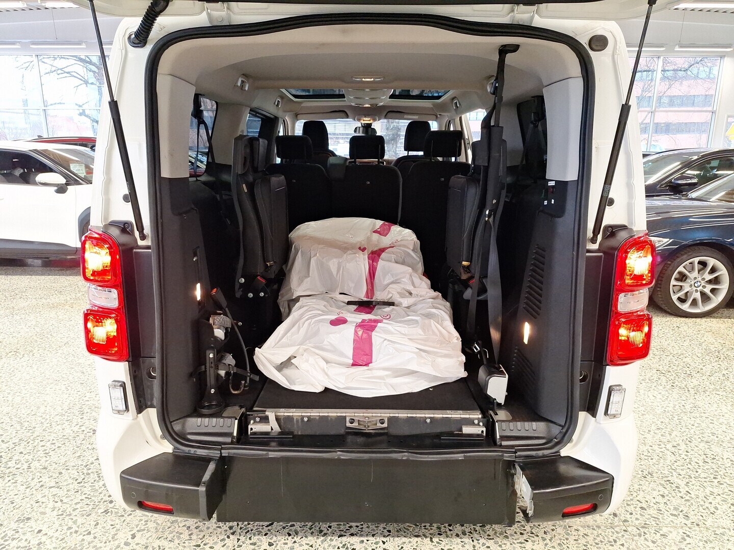 PEUGEOT Traveller 2019