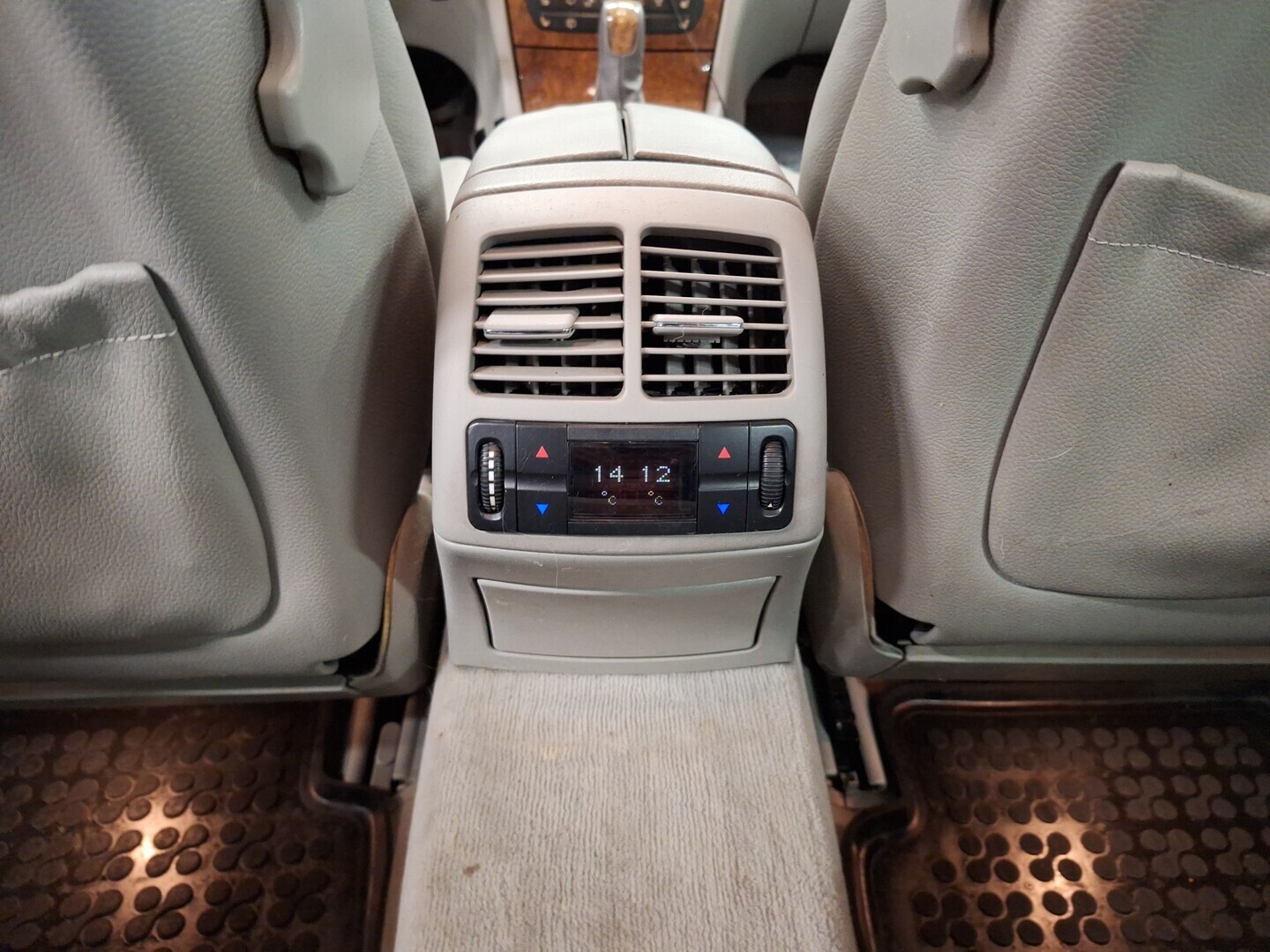 MERCEDES-BENZ E 2003