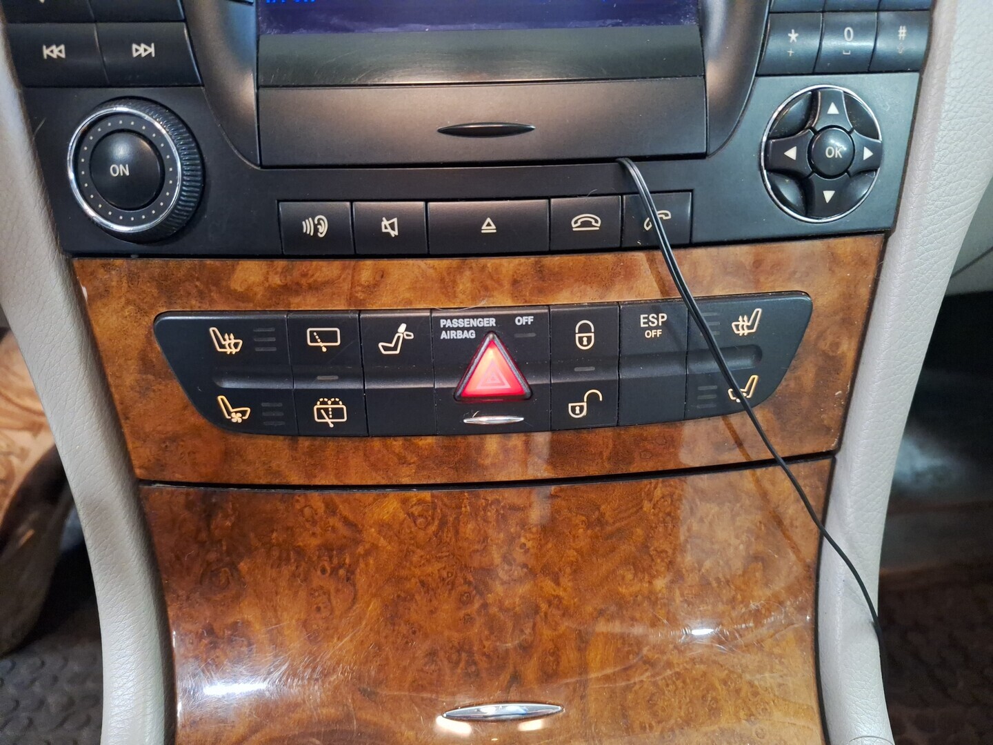 MERCEDES-BENZ E 2003