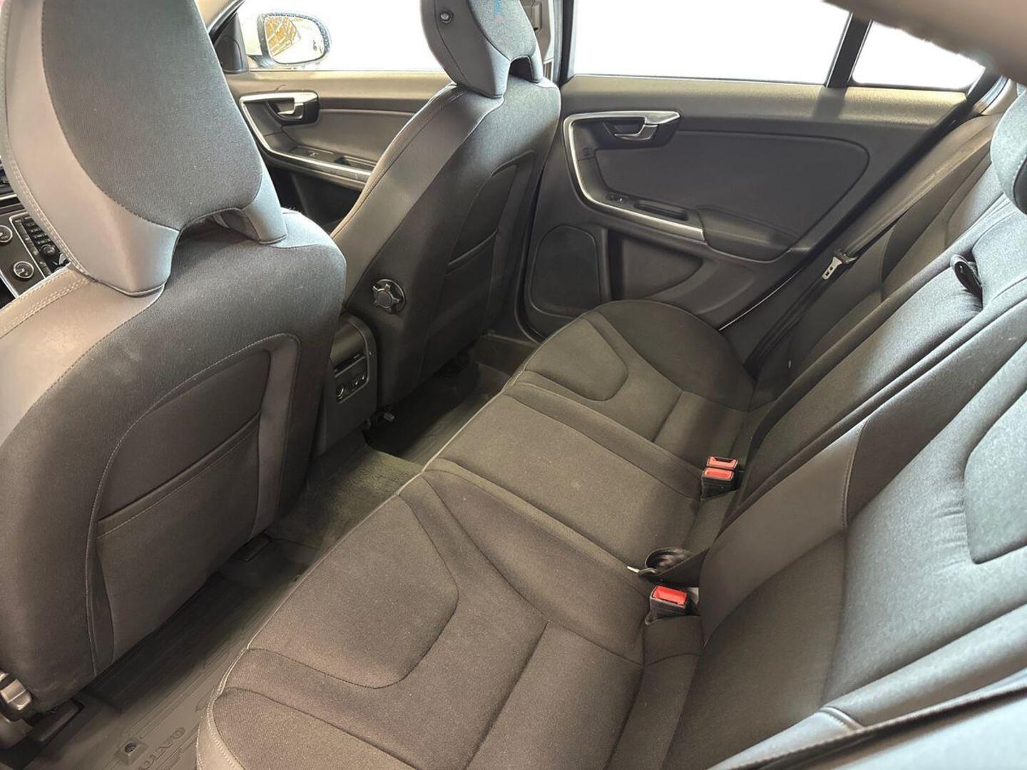 VOLVO S60 2011