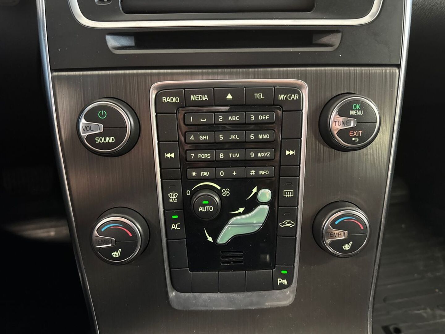 VOLVO S60 2011