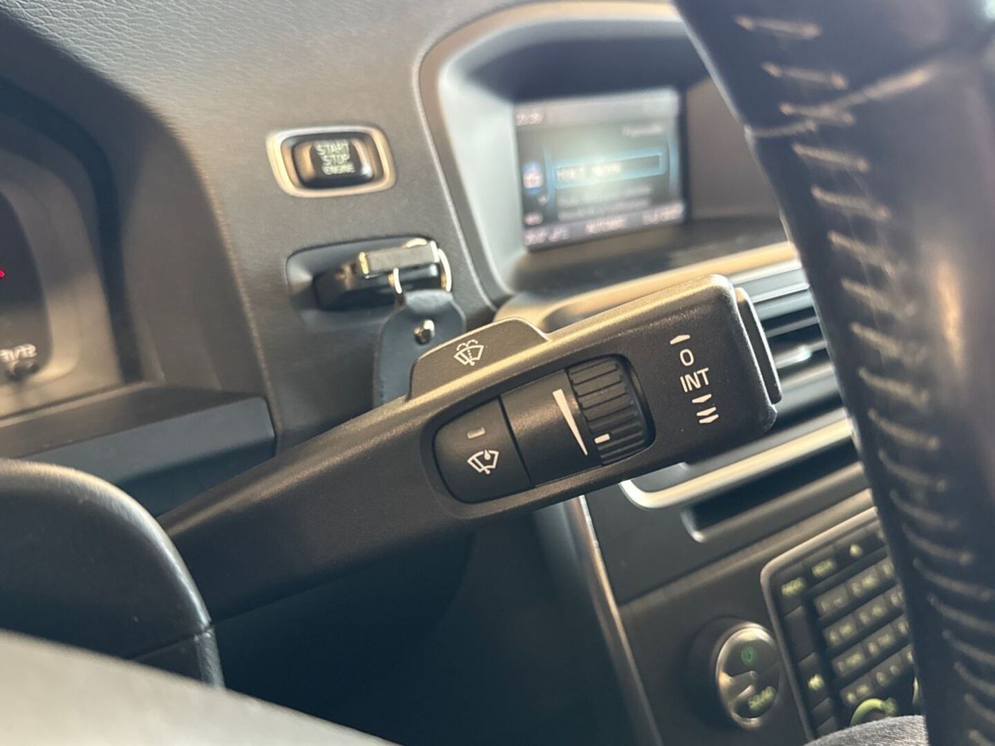 VOLVO S60 2011
