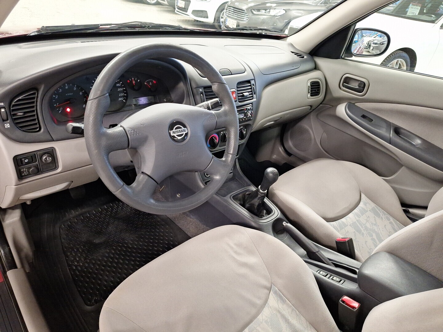 NISSAN Almera 2001