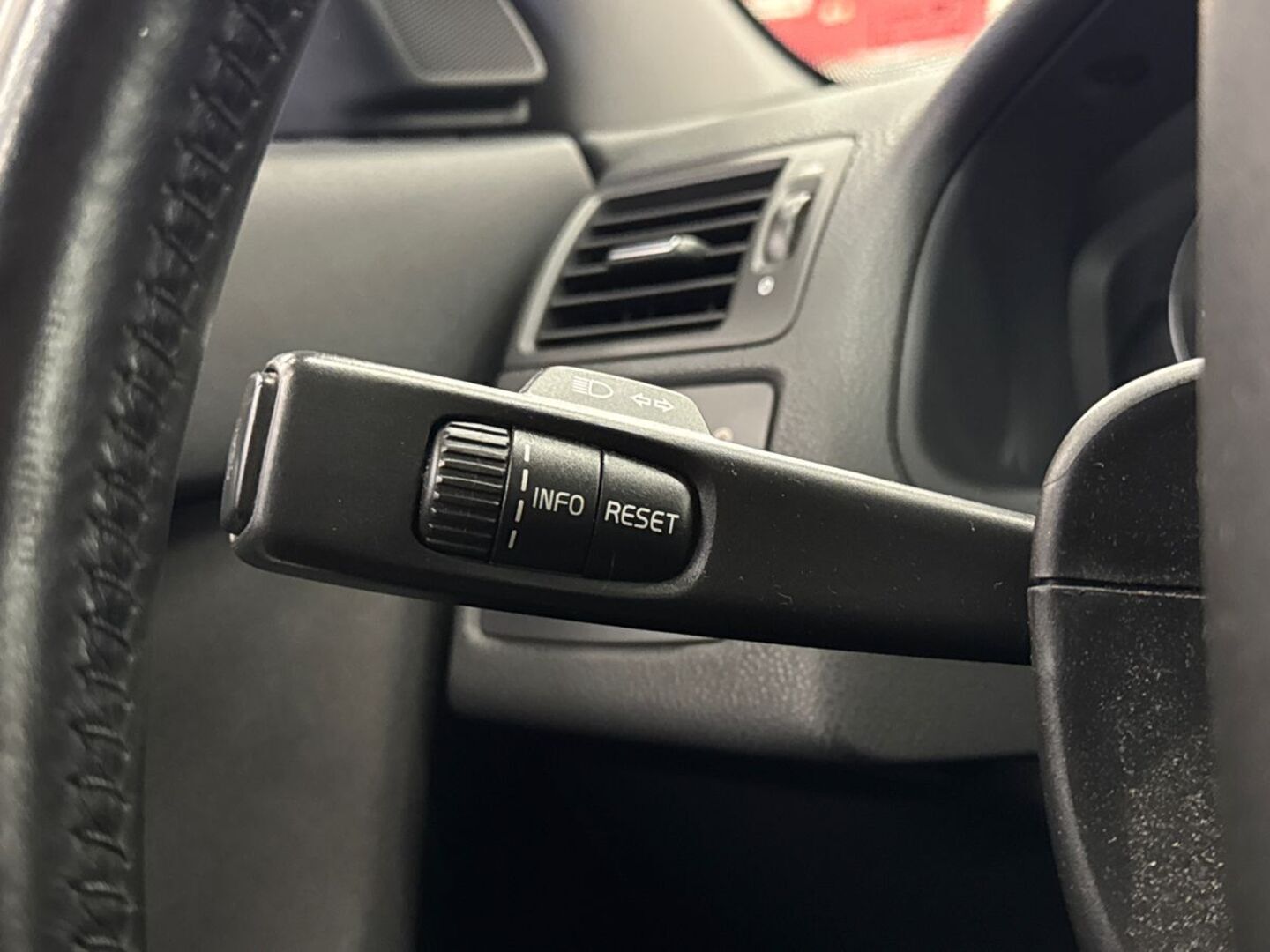 VOLVO V50 2010
