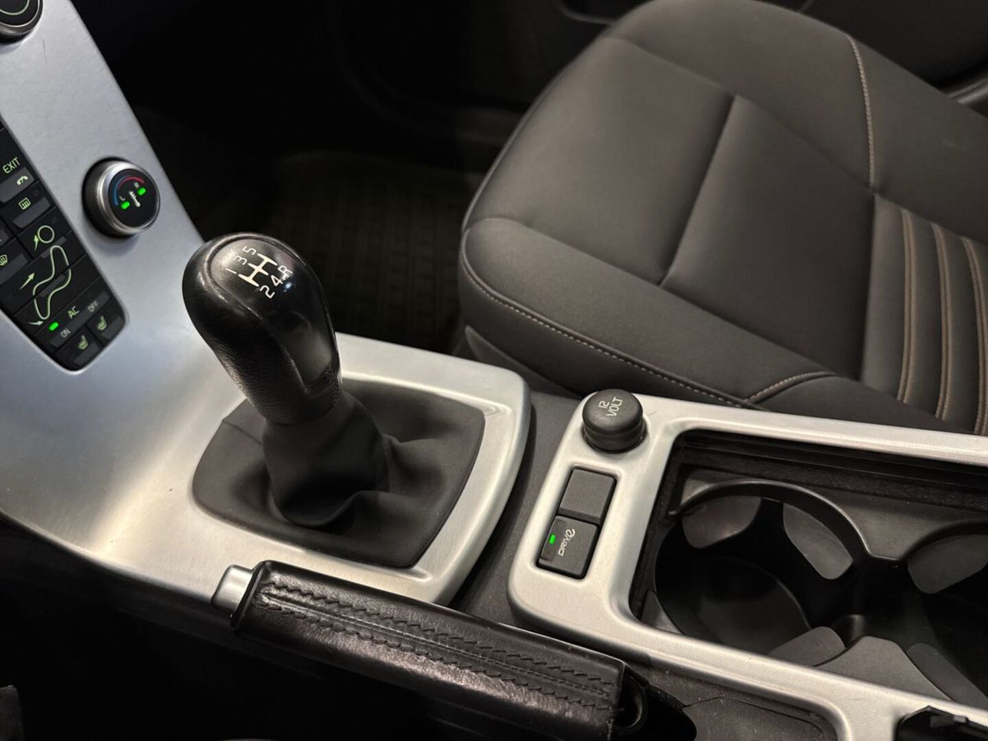 VOLVO V50 2010