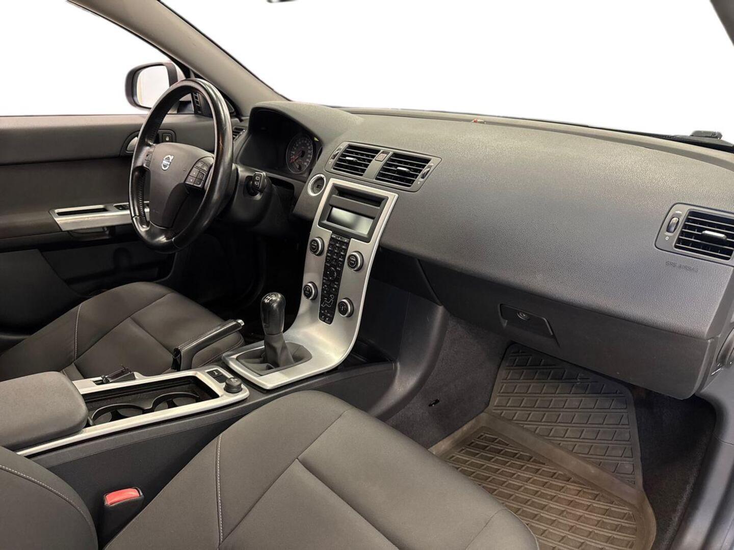 VOLVO V50 2010