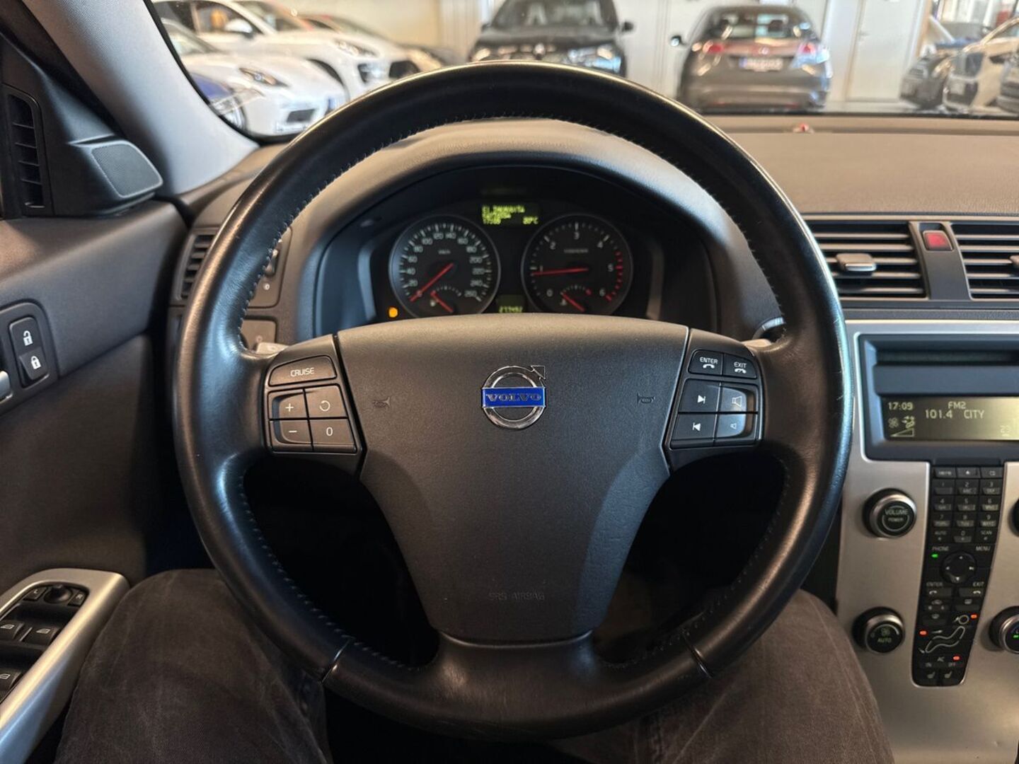 VOLVO V50 2010
