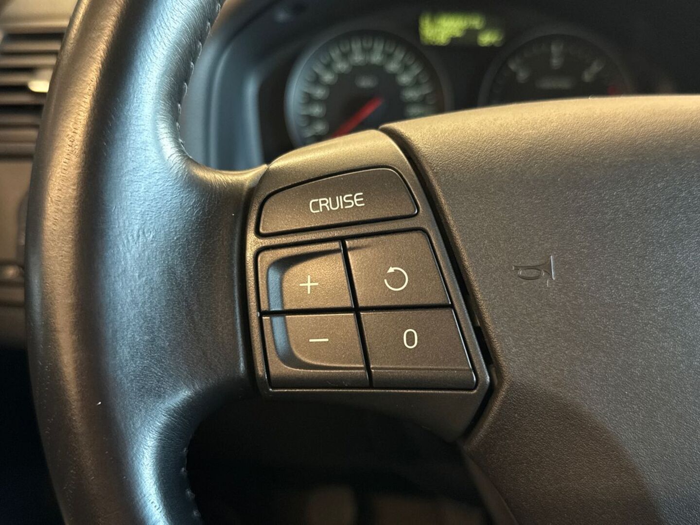 VOLVO V50 2010