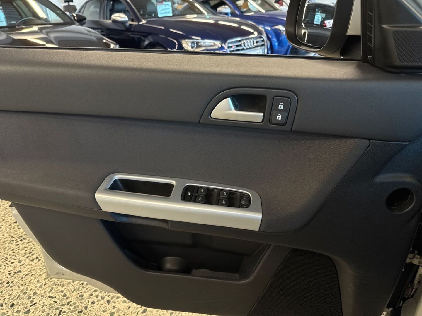 VOLVO V50 2010