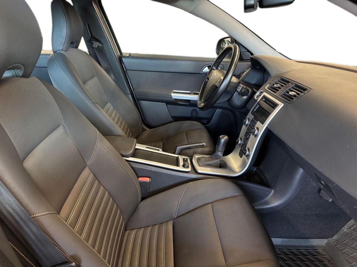 VOLVO V50 2010