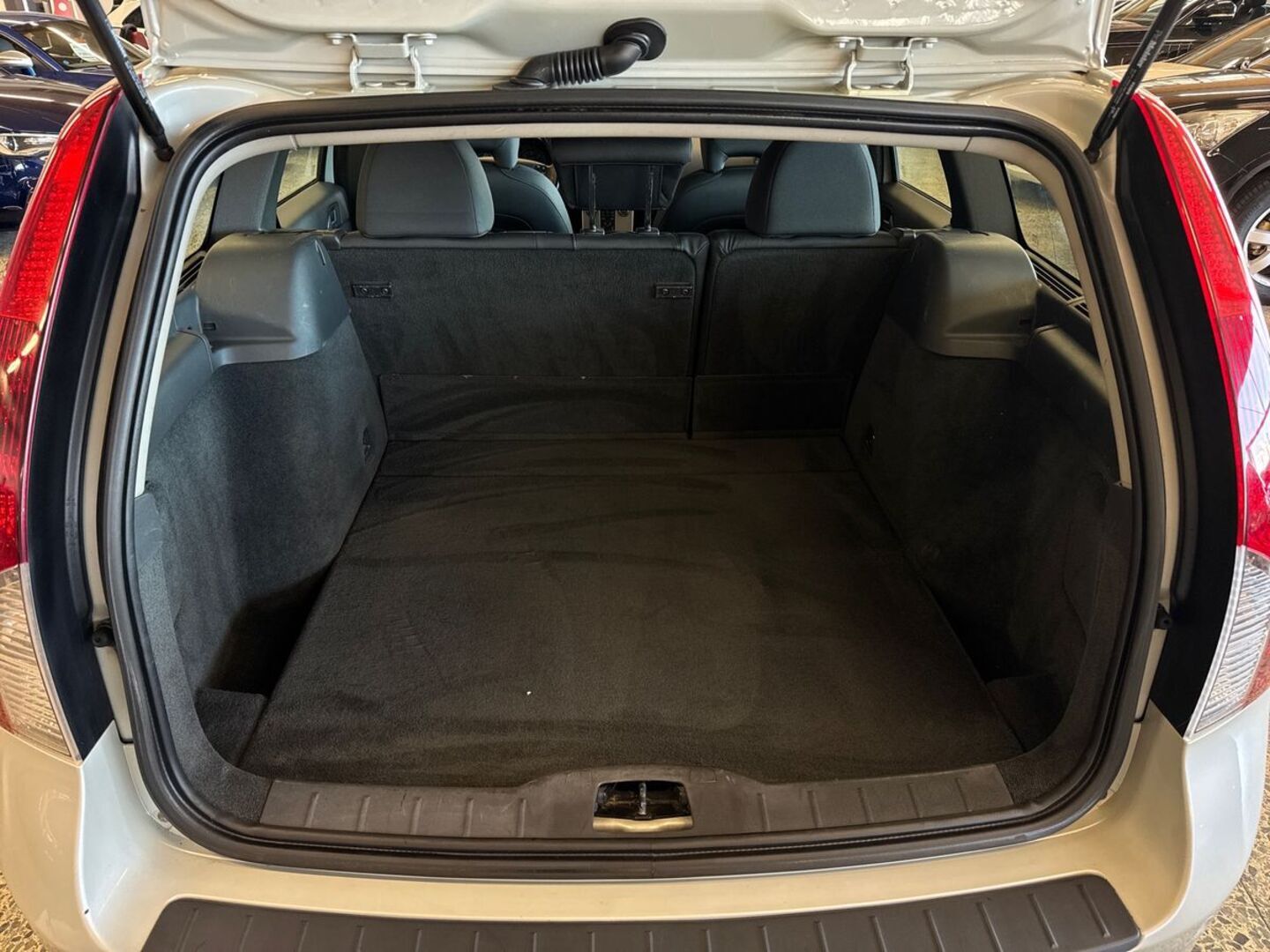 VOLVO V50 2010