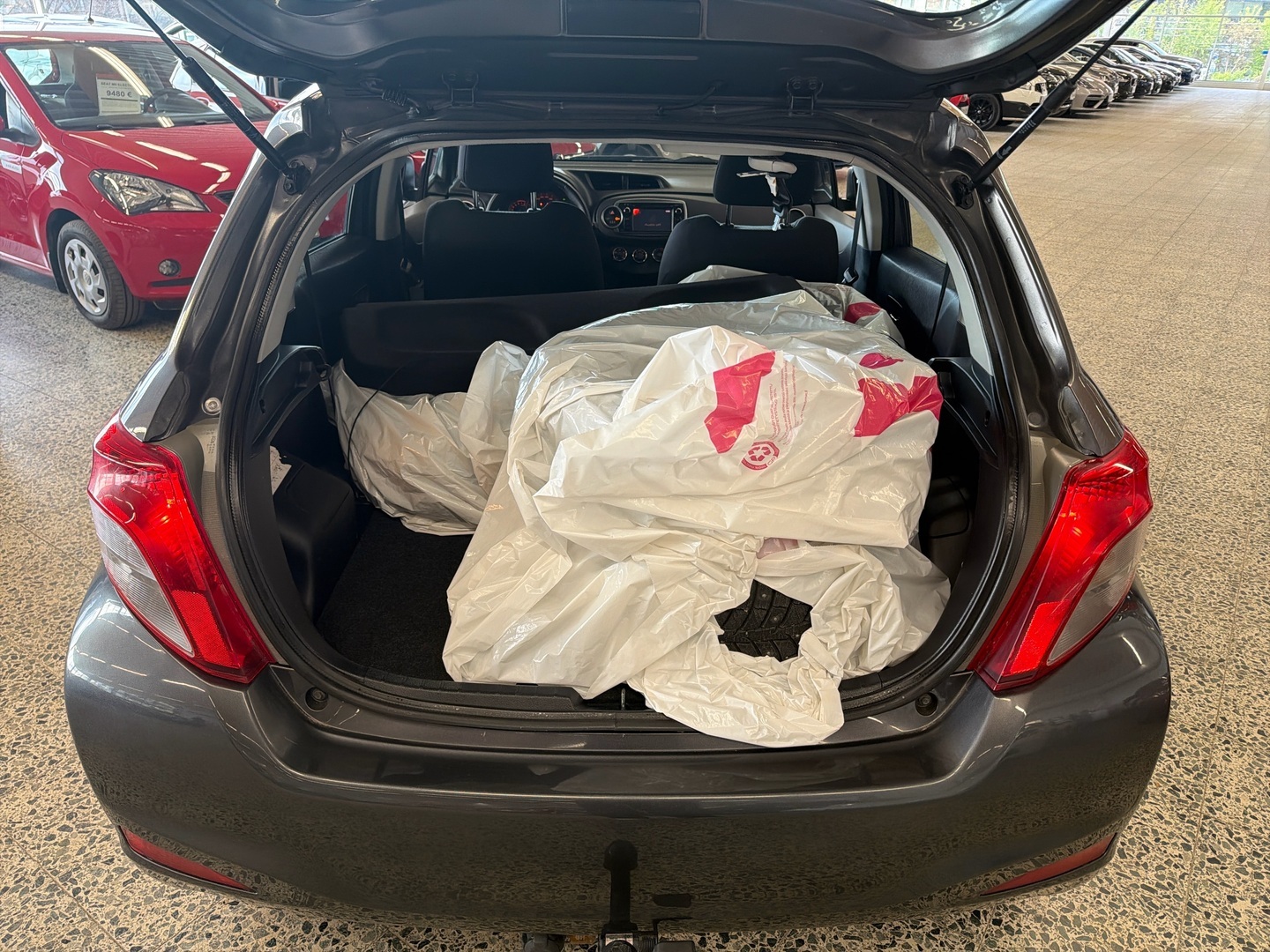 TOYOTA Yaris 2012