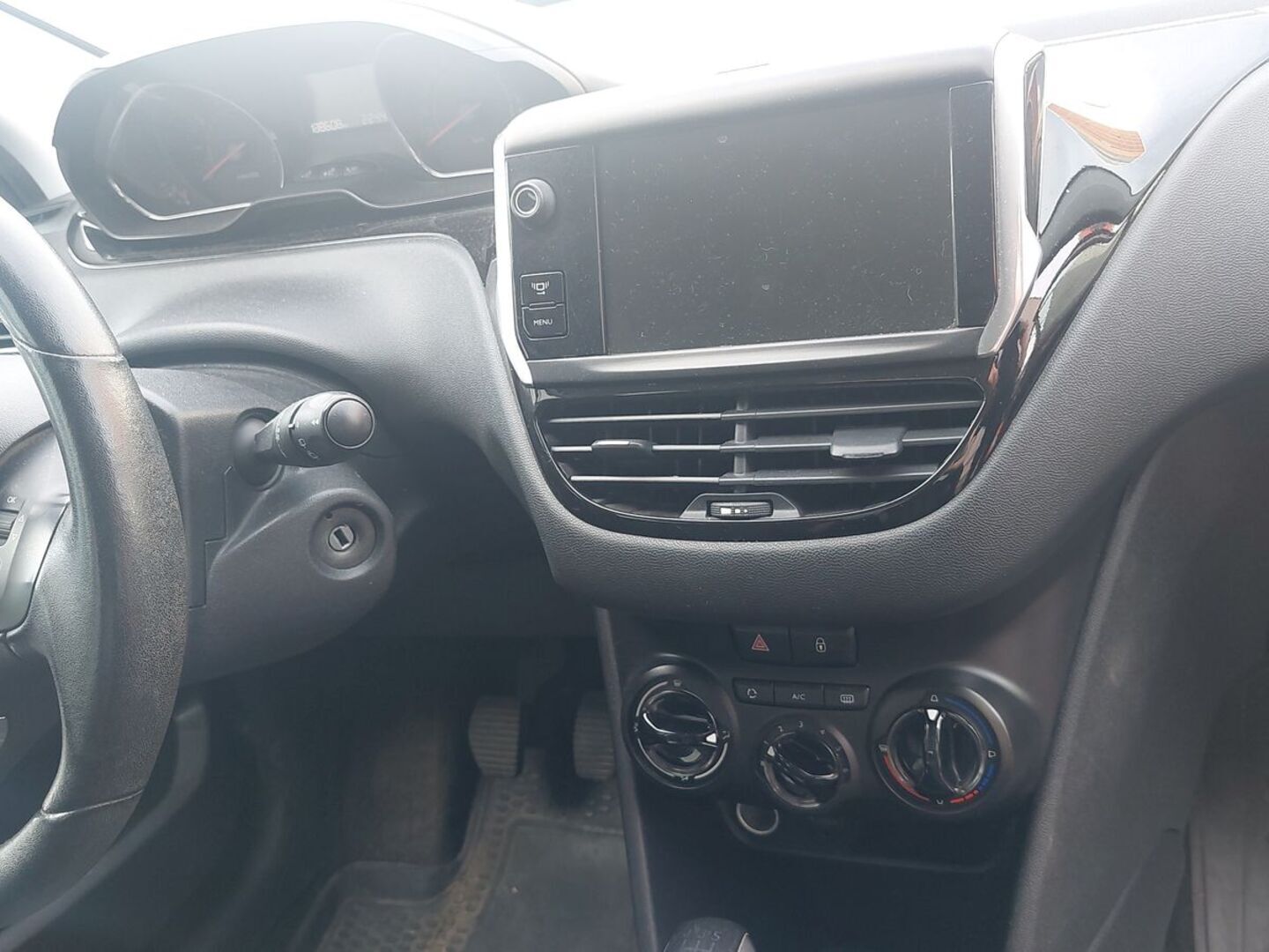 PEUGEOT 208 2013