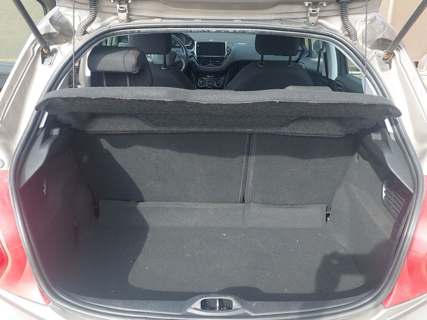 PEUGEOT 208 2013