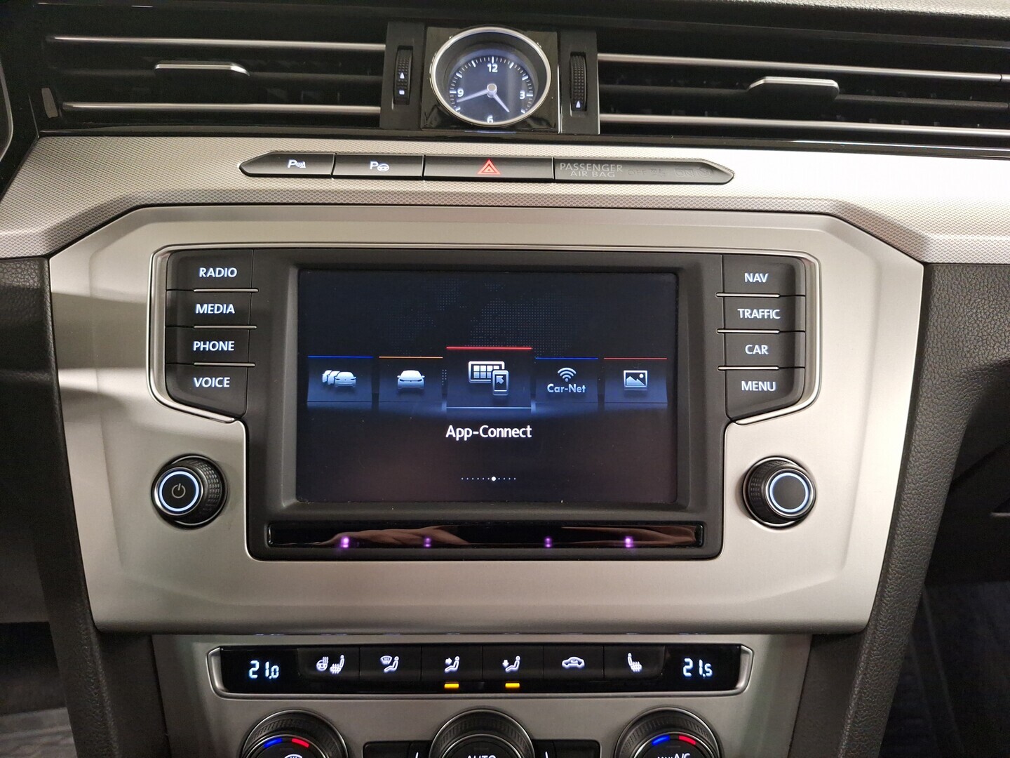 VOLKSWAGEN Passat 2016