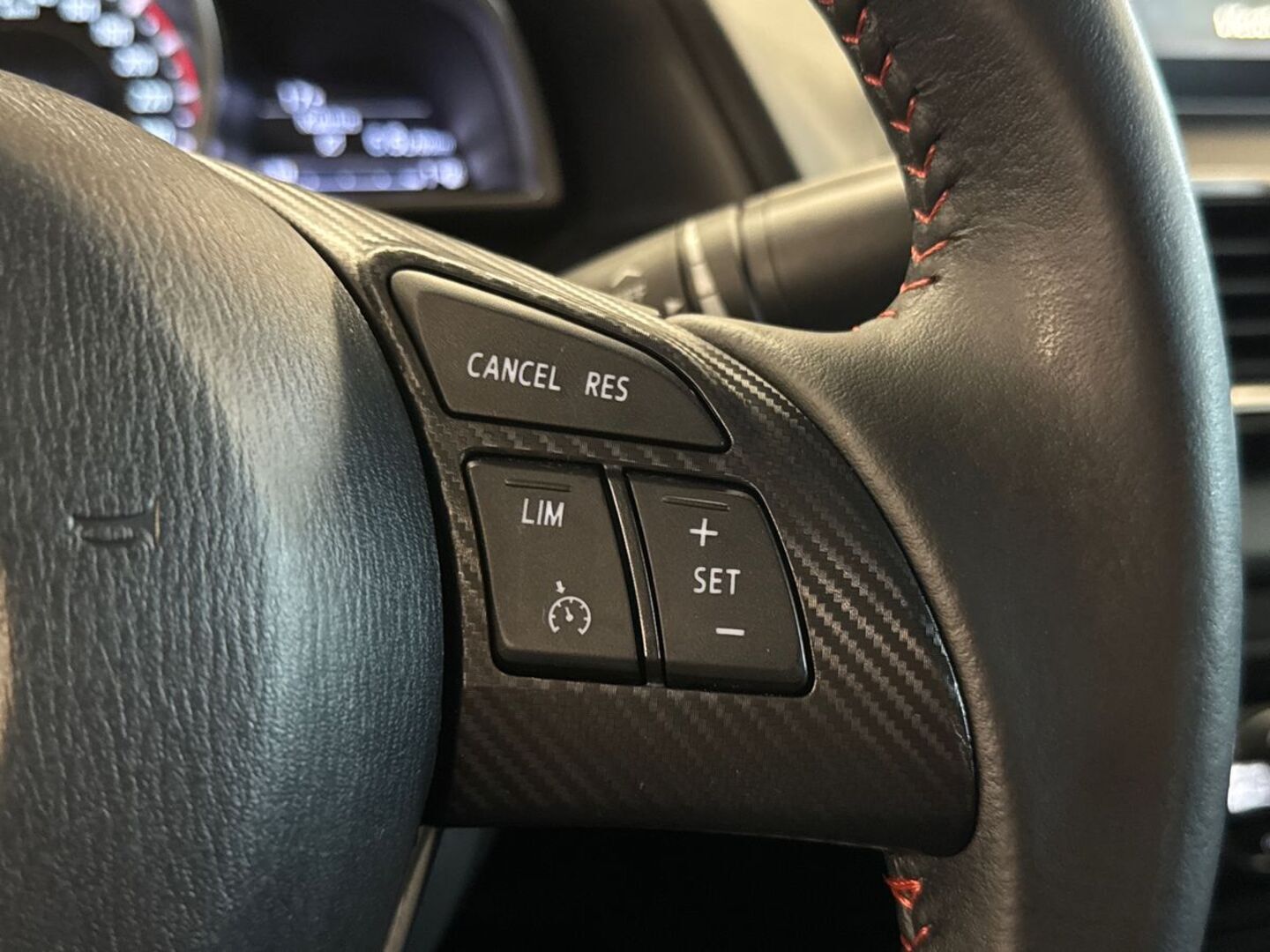 MAZDA Mazda3 18