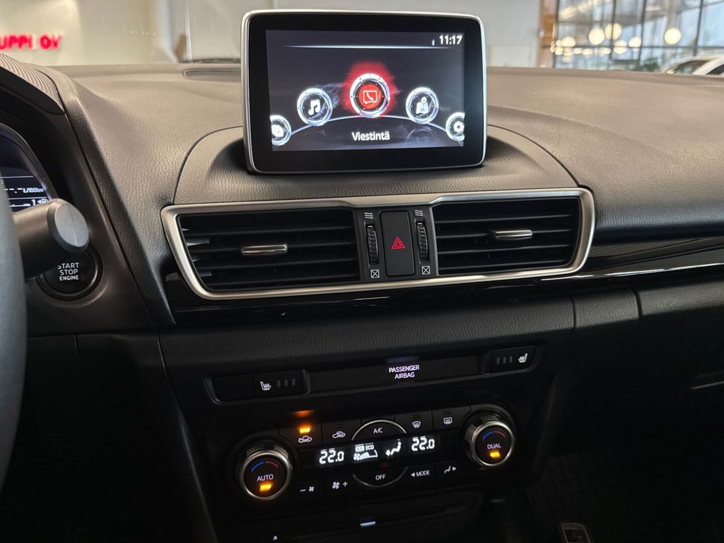MAZDA Mazda3 23