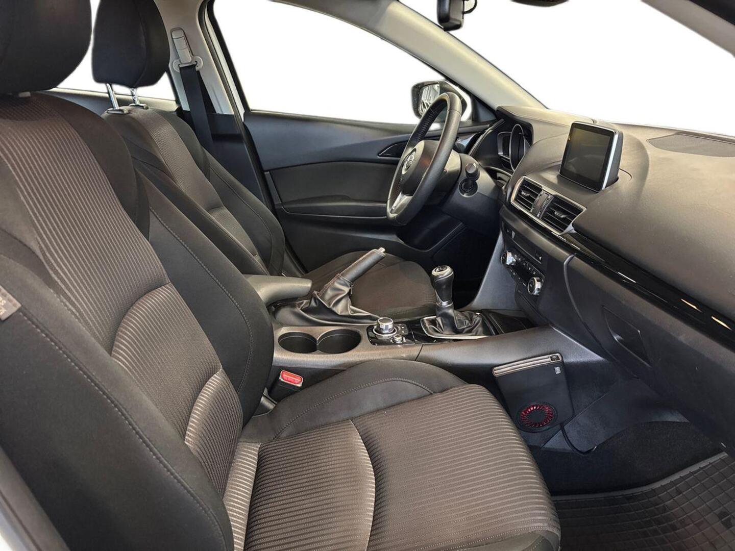 MAZDA Mazda3 9