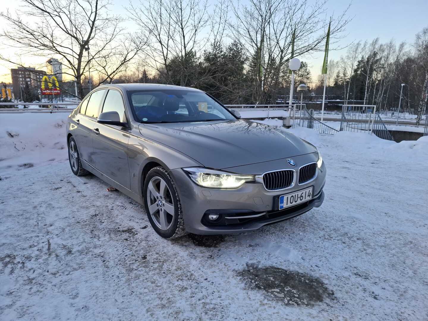BMW 330 2018