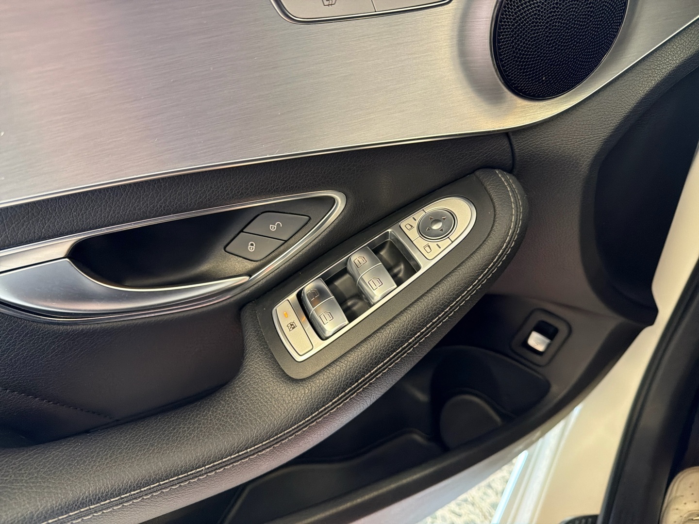 MERCEDES-BENZ C 2016