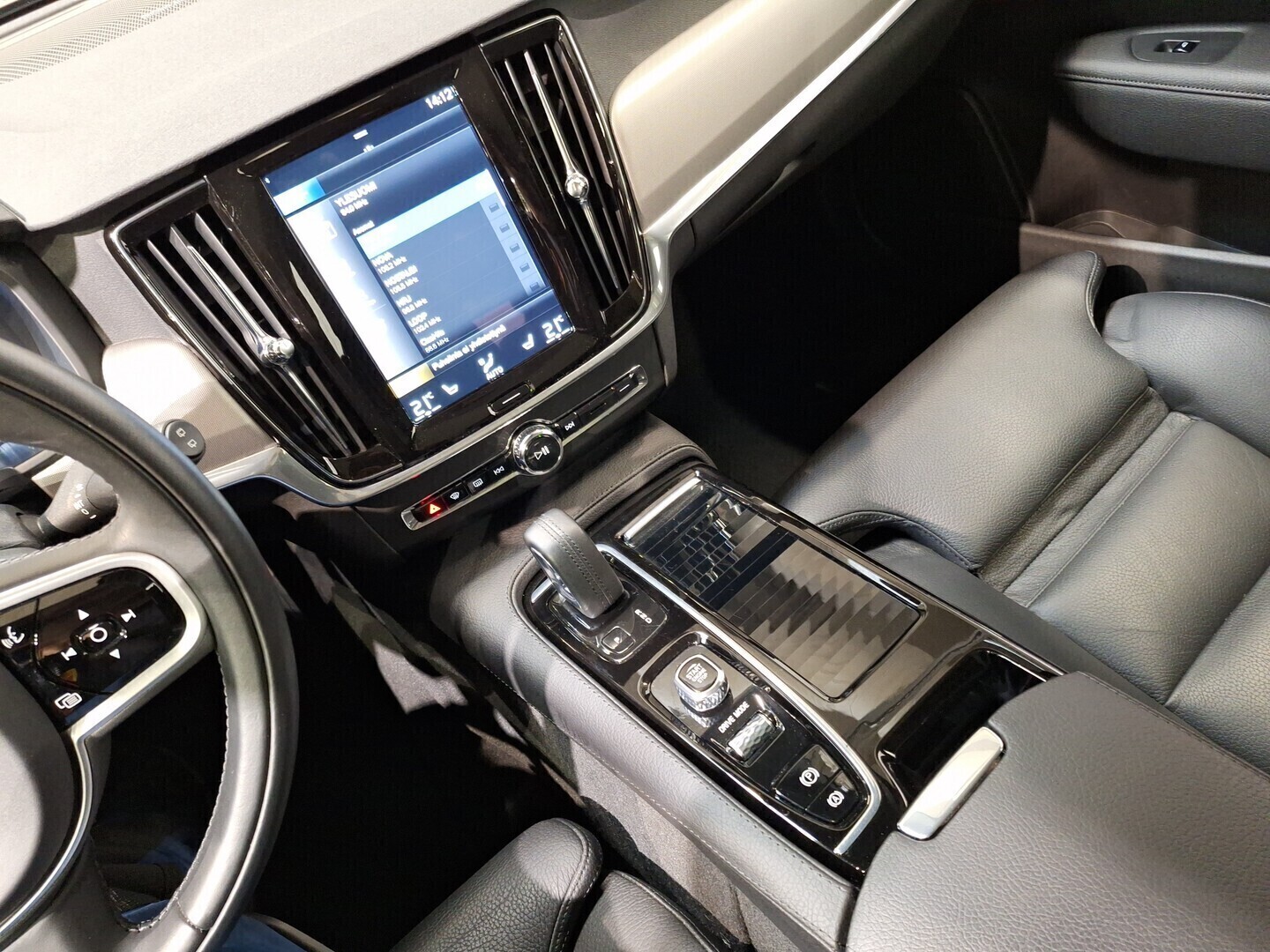 VOLVO V90 2021
