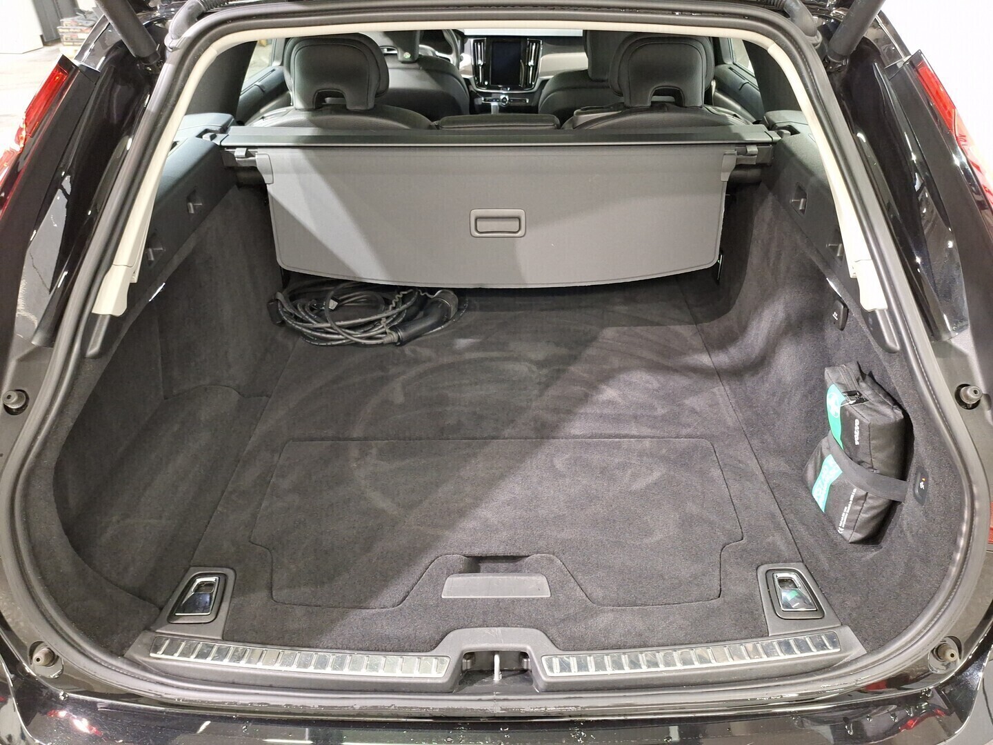 VOLVO V90 2021