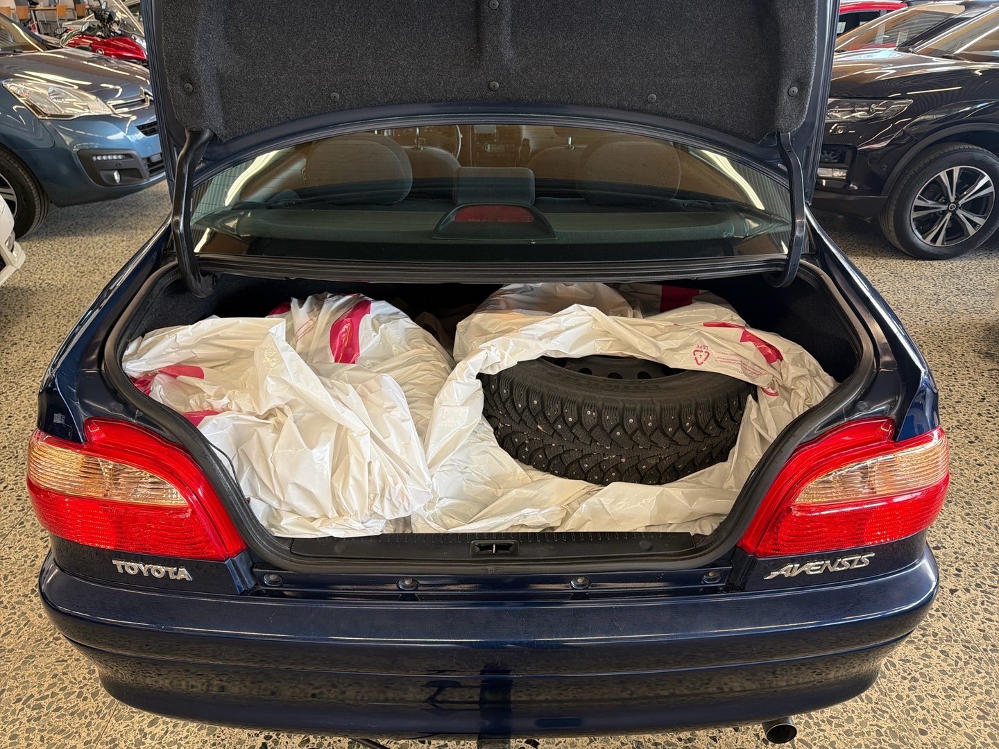 TOYOTA Avensis 2003