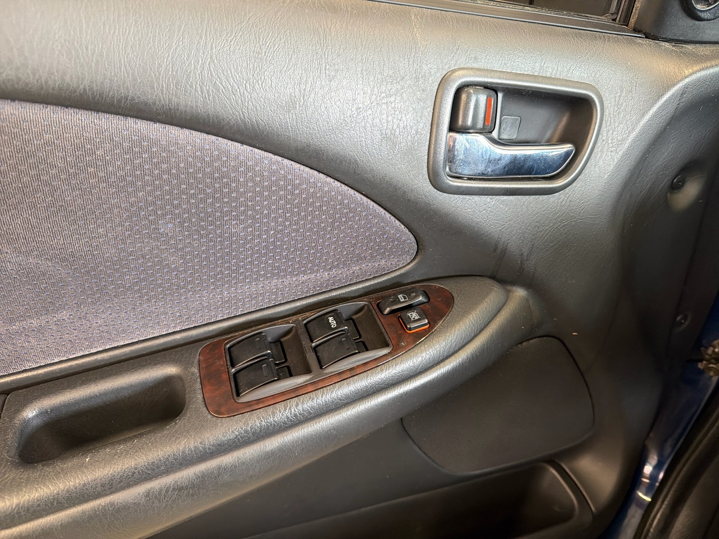 TOYOTA Avensis 2003
