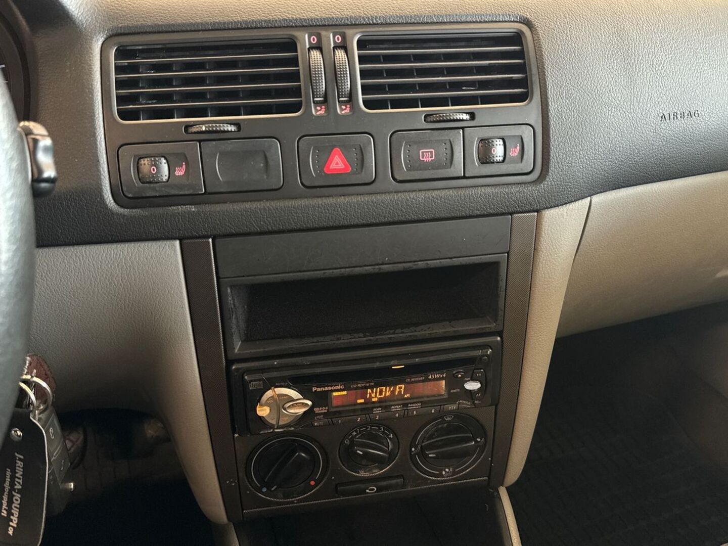VOLKSWAGEN Bora 2002