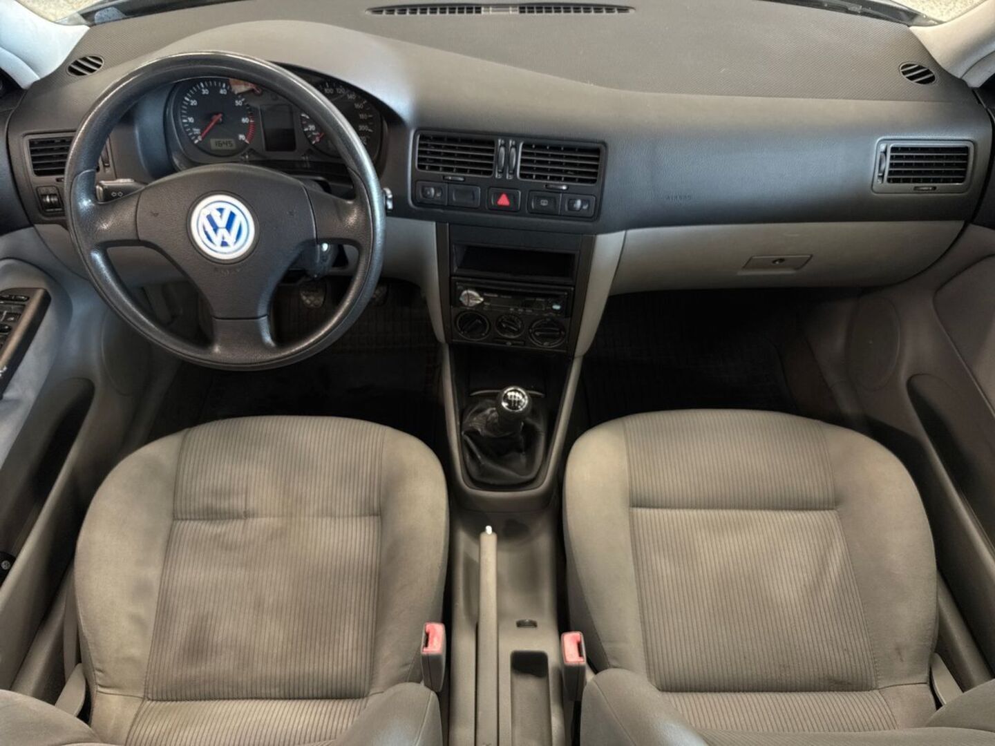 VOLKSWAGEN Bora 2002
