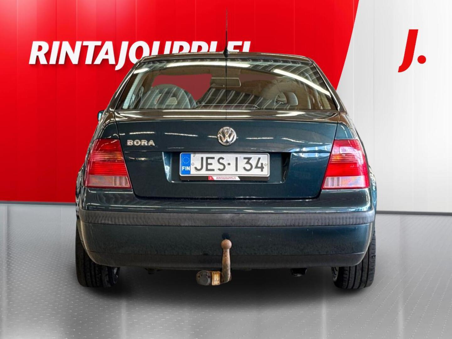 VOLKSWAGEN Bora 2002