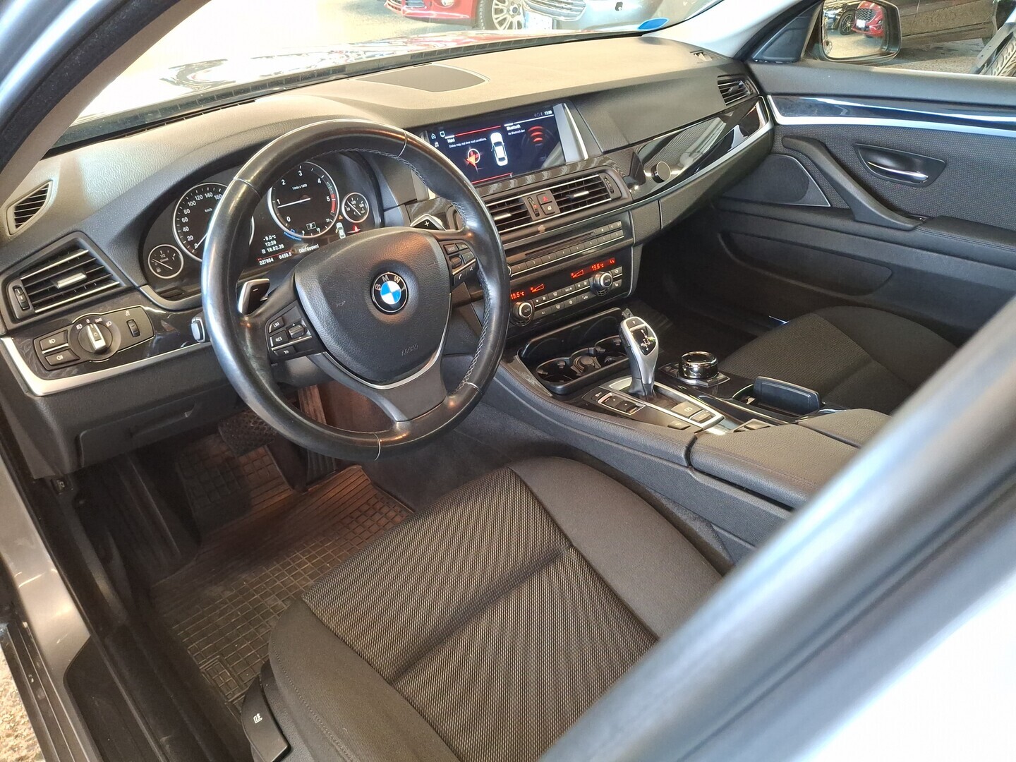 BMW 520 2011