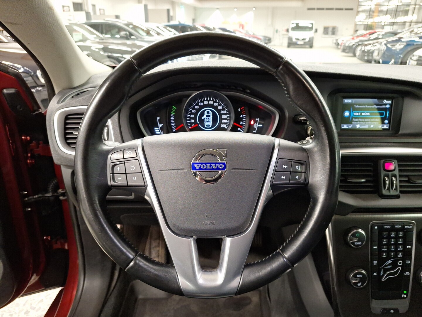 VOLVO V40 2012