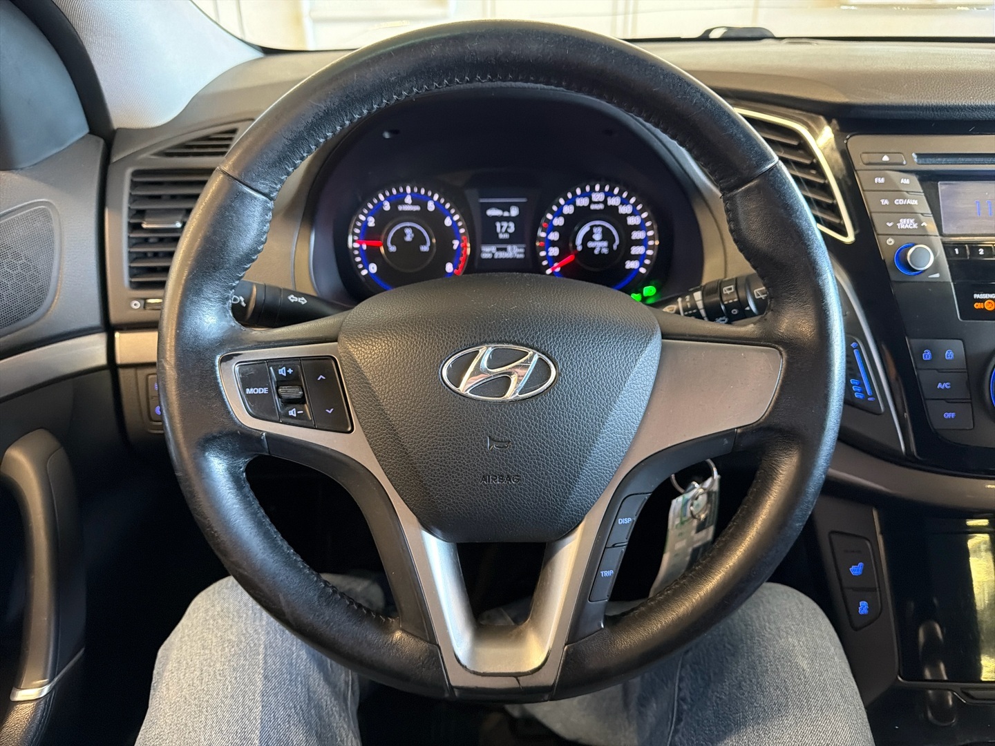 HYUNDAI i40 2012