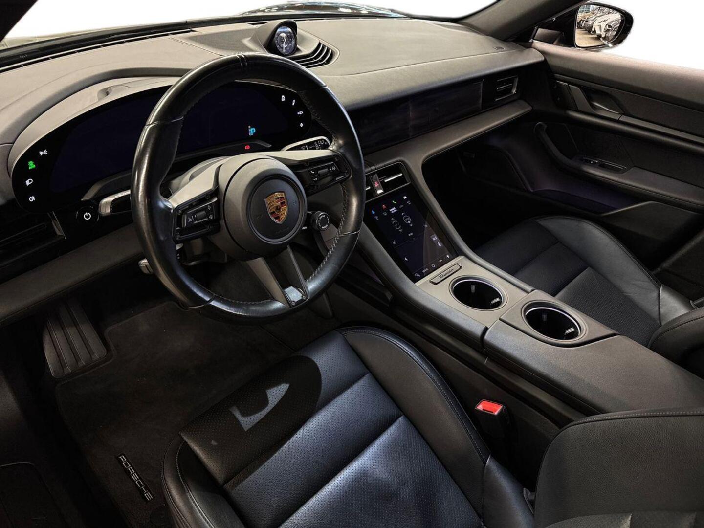 PORSCHE Taycan 2022