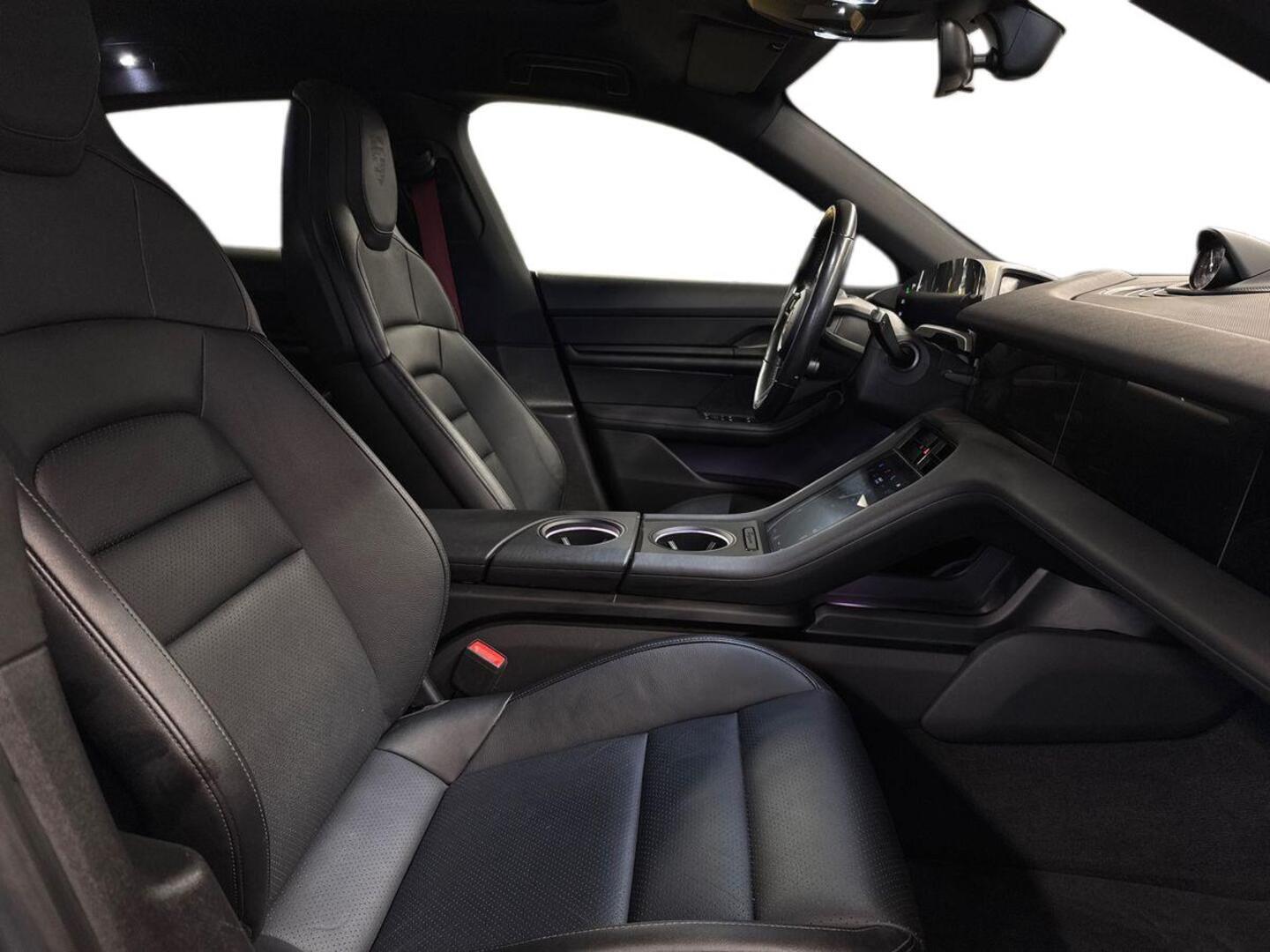 PORSCHE Taycan 2022
