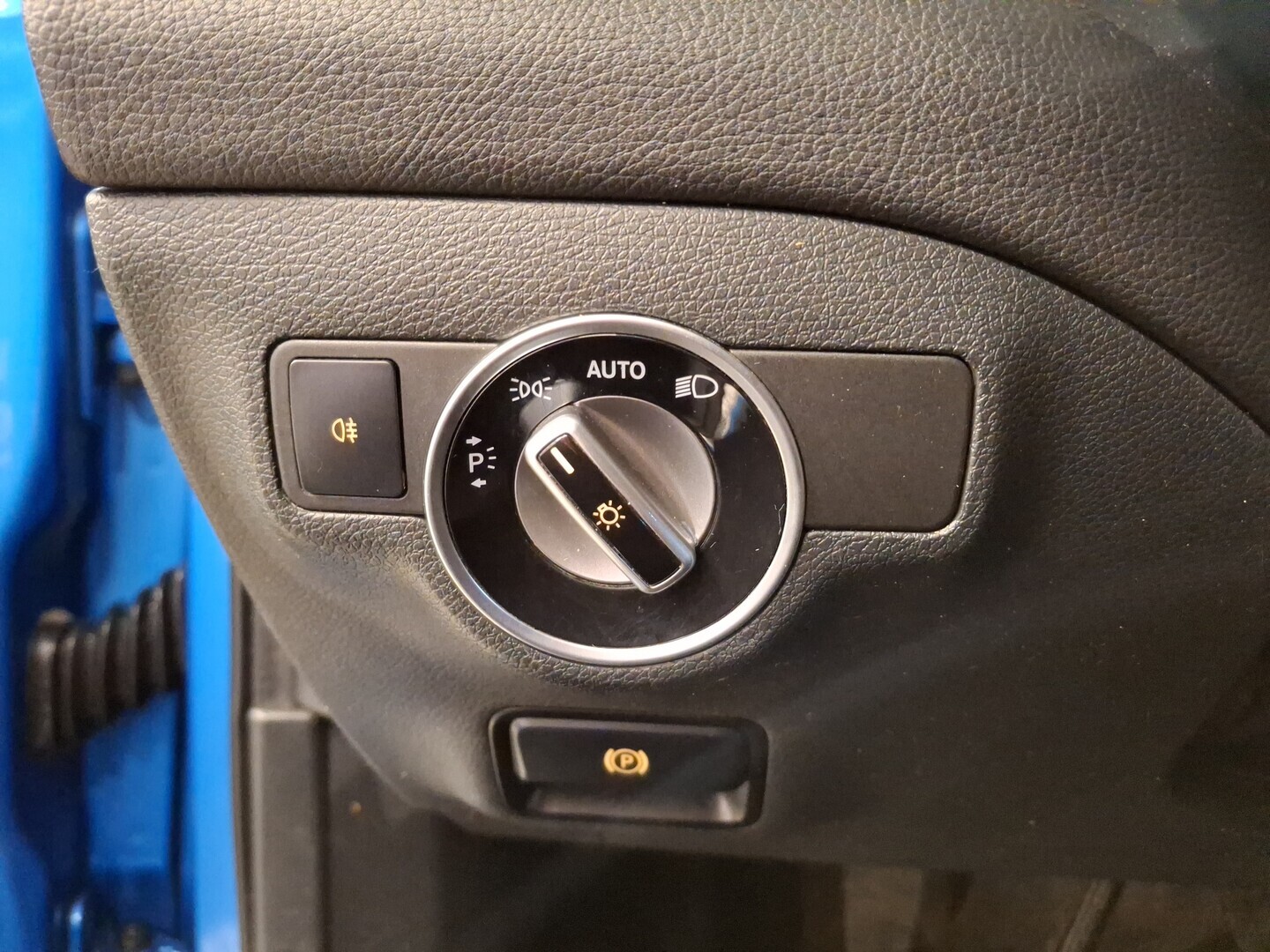 MERCEDES-BENZ GLA 2015