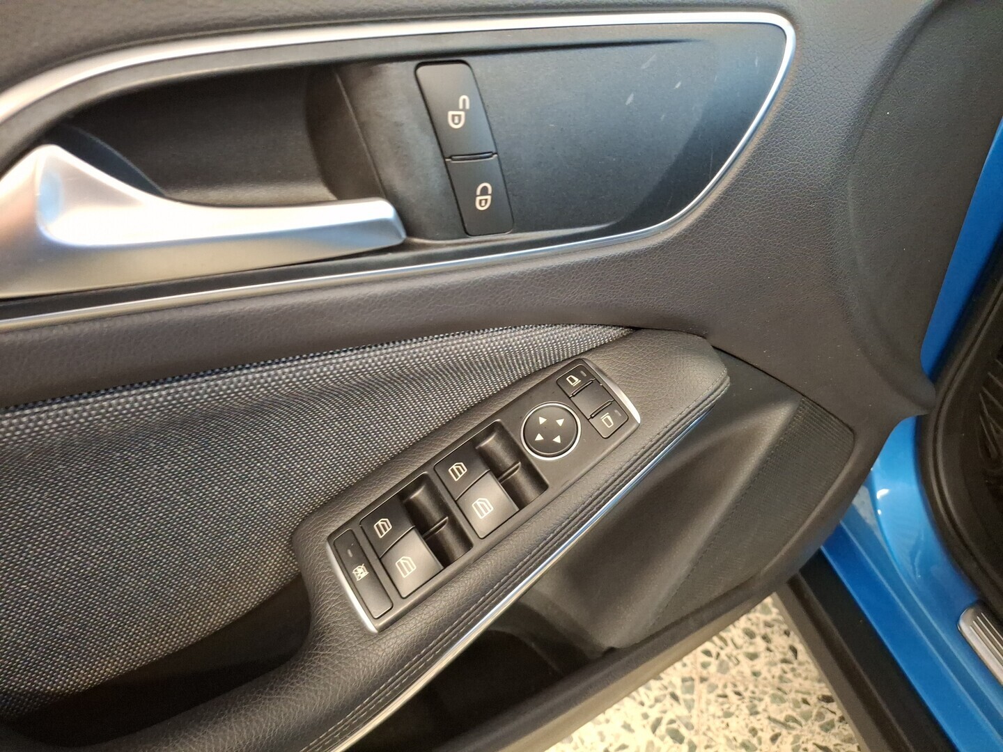 MERCEDES-BENZ GLA 2015